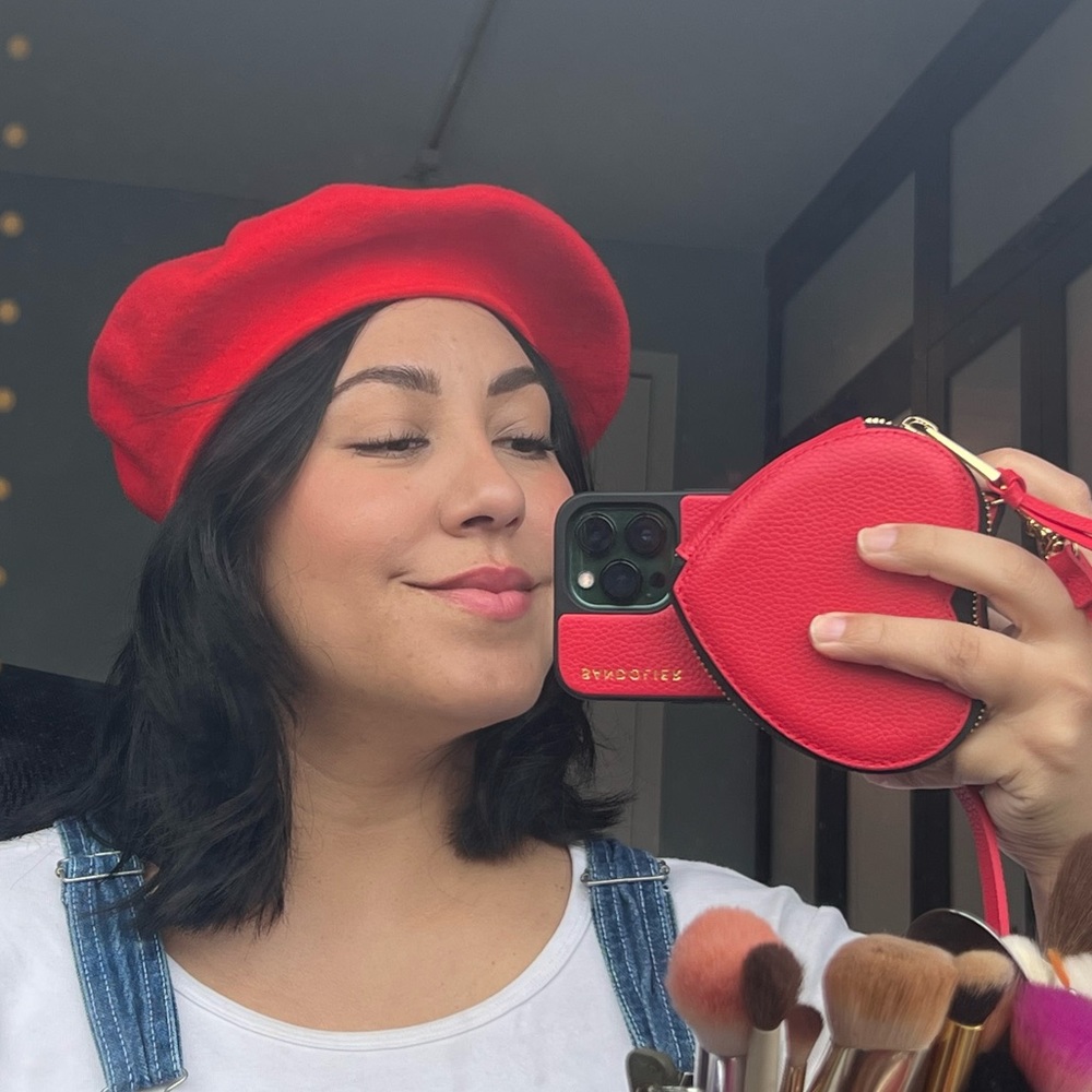 Meet your Posher, Laura